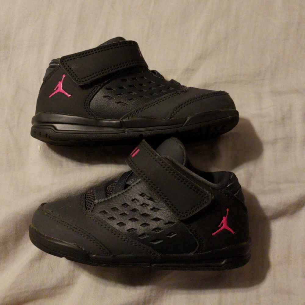 Jordans todder size 7 sneakers